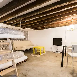 Charming 20m² Near Le Marais Appartement Paris
